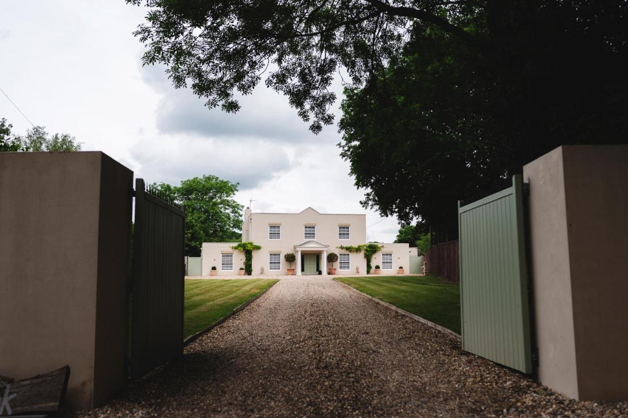 Large Country House - Hot Tub - Pool Table - Bbq - 5 Bedrooms - Log Burner Three Legged Cross Exterior photo